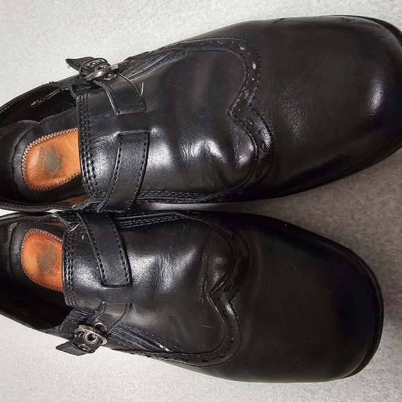 Earth Origins Black Mules with Chunky Heel - Picture 3 of 8